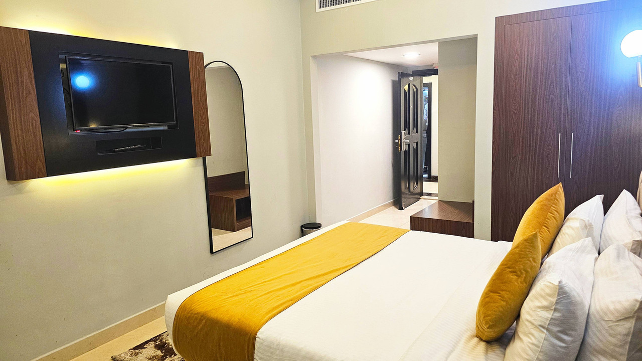 Concorde Inn Hotel