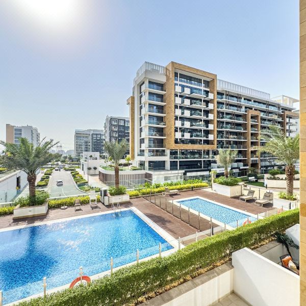 Superhost Modern 1BR in Azizi Riviera