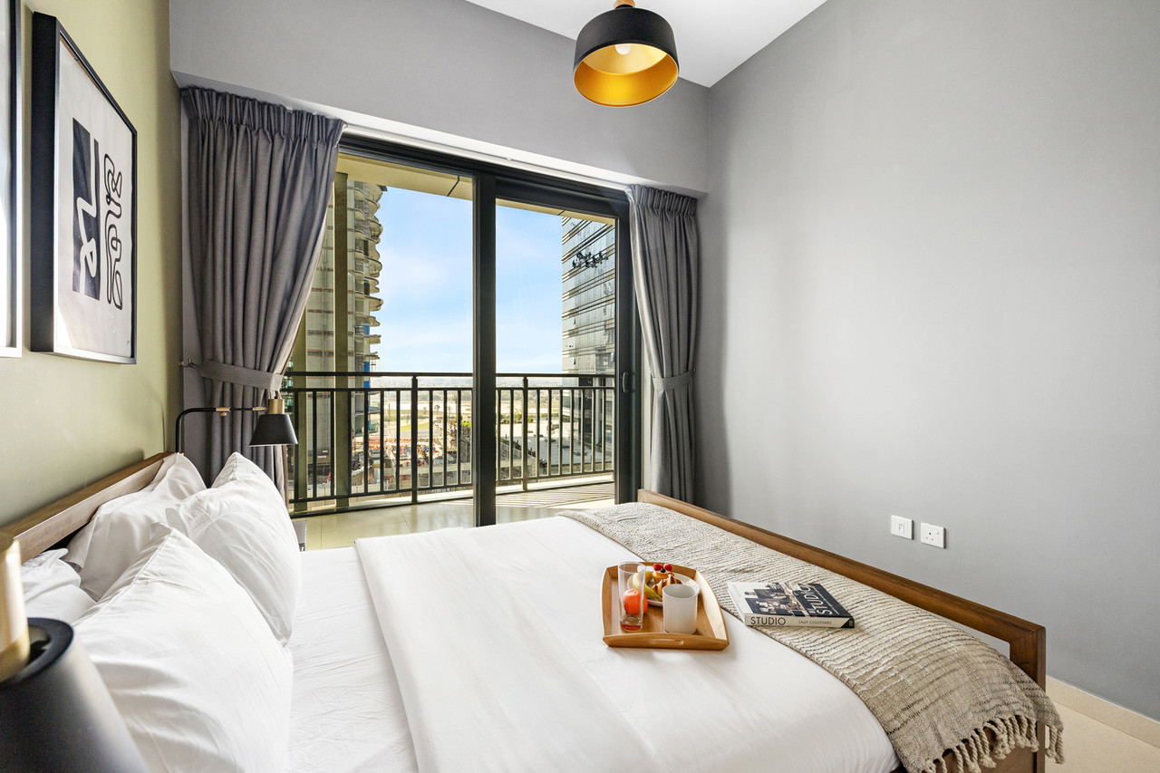 Canal View 1BR Walk to Business Bay Metro