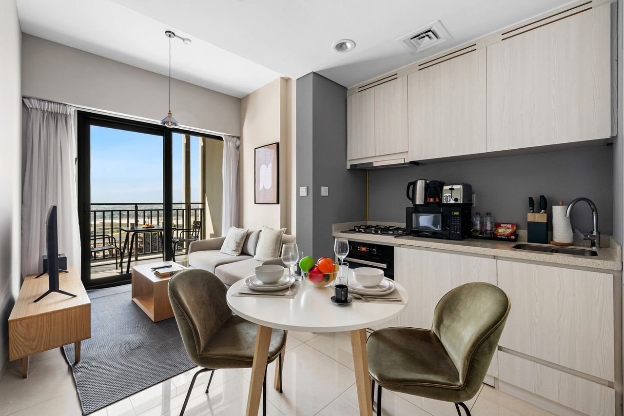 Canal View 1BR Walk to Business Bay Metro